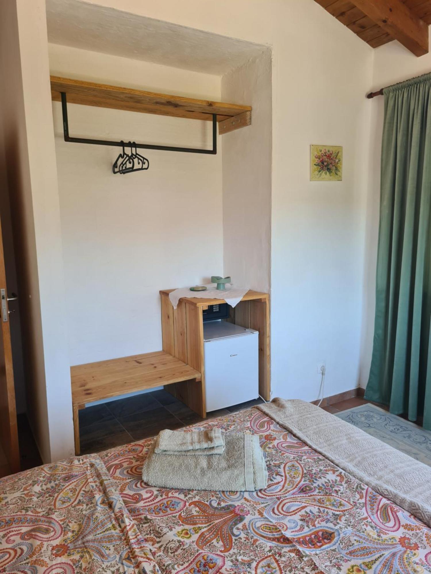 Casa Ensolarada B&B And Pottery 알제주르 객실 사진